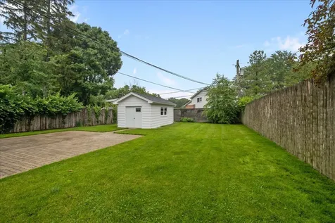 33 South June Terrace Lake Forest IL 60045