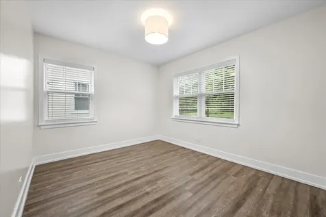 33 South June Terrace Lake Forest IL 60045