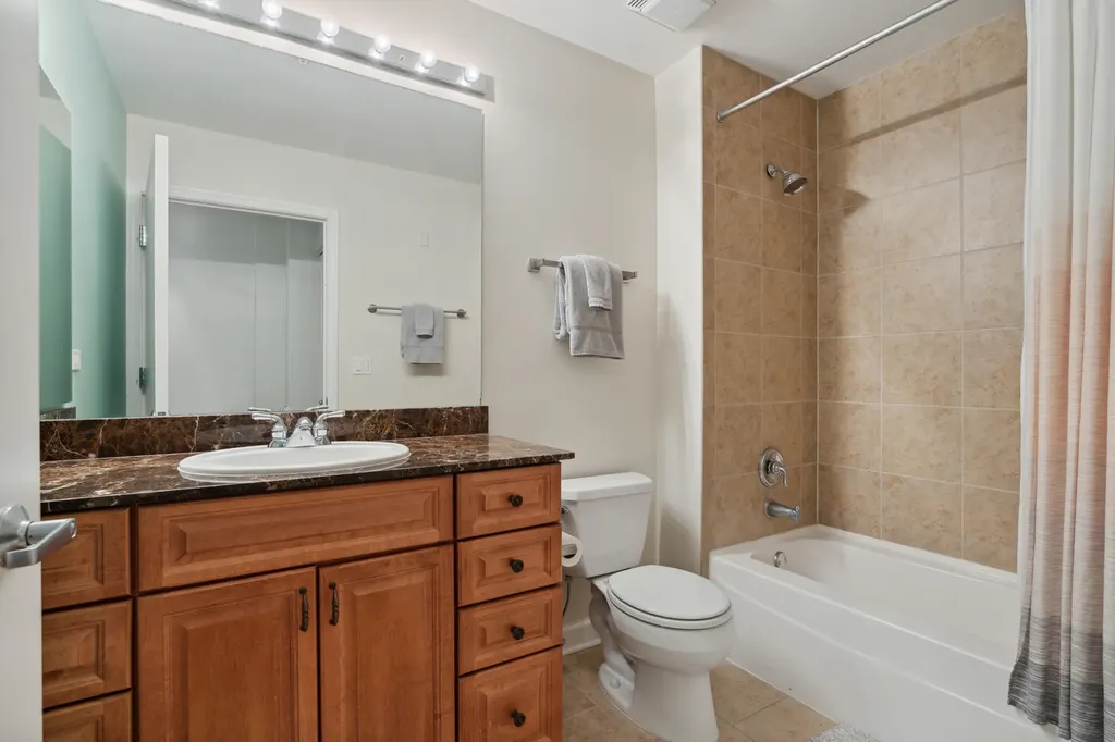 845 North Kingsbury Street Chicago IL 60610