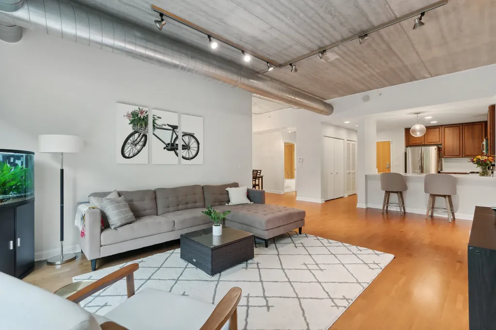 845 North Kingsbury Street Chicago IL 60610