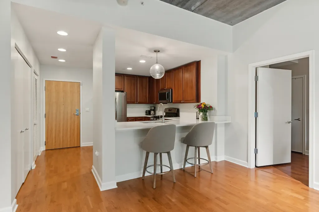 845 North Kingsbury Street Chicago IL 60610