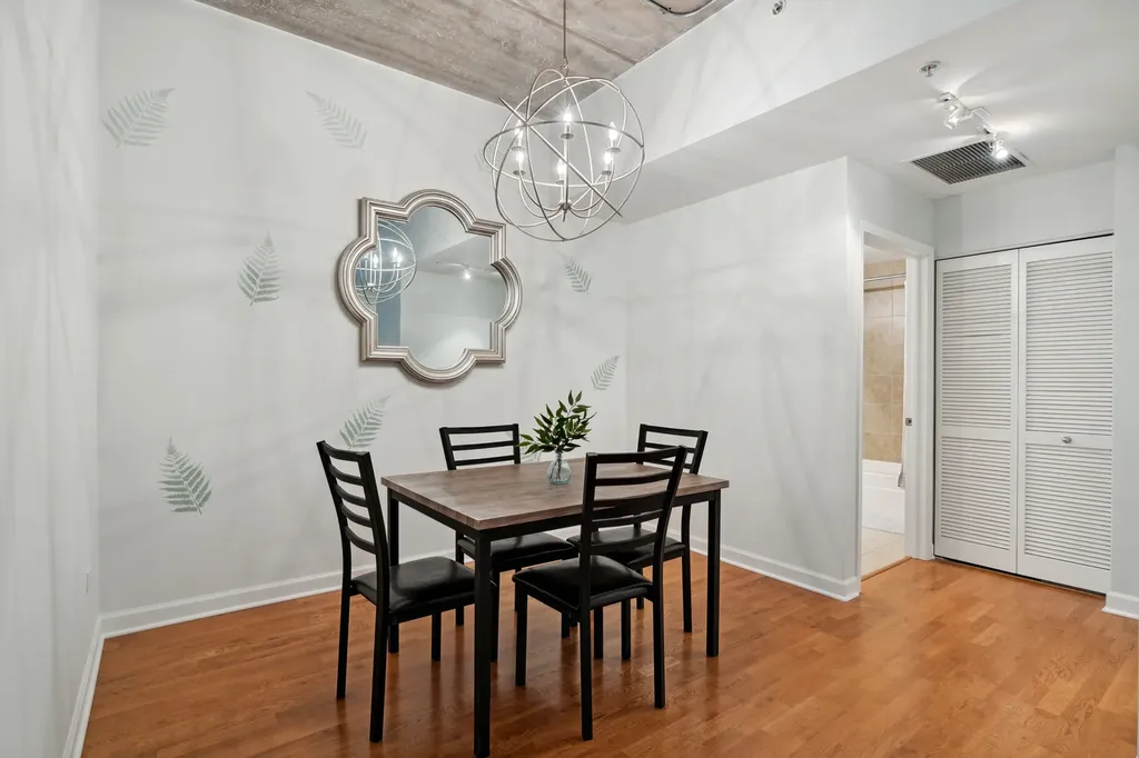 845 North Kingsbury Street Chicago IL 60610