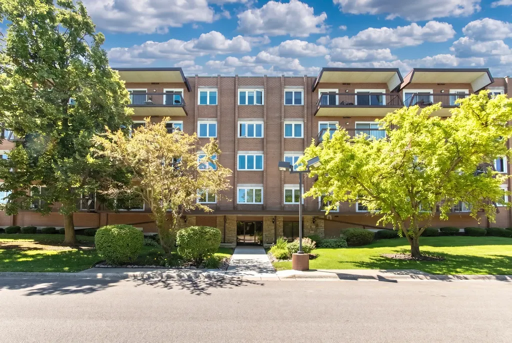8101 West Courte Drive Niles IL 60714