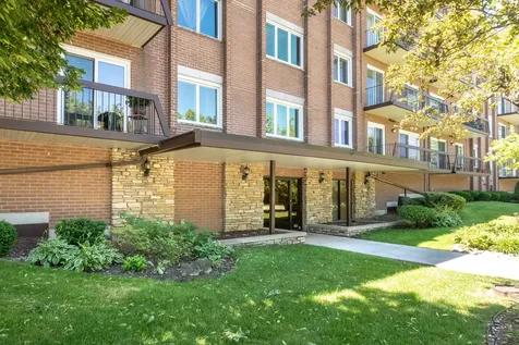 8101 West Courte Drive Niles IL 60714