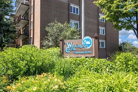 8101 West Courte Drive Niles IL 60714