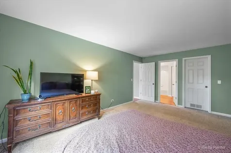 382 Crystal Ridge Drive Crystal Lake IL 60012
