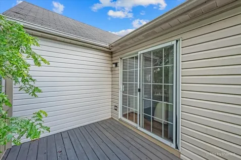 382 Crystal Ridge Drive Crystal Lake IL 60012