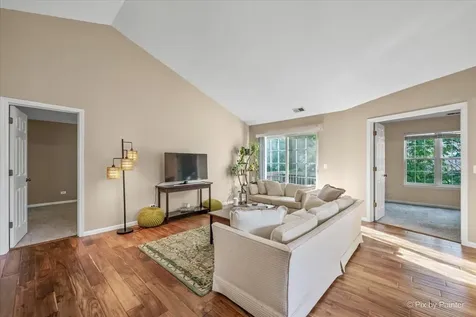 382 Crystal Ridge Drive Crystal Lake IL 60012
