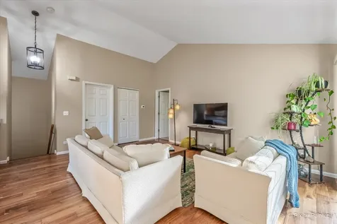 382 Crystal Ridge Drive Crystal Lake IL 60012