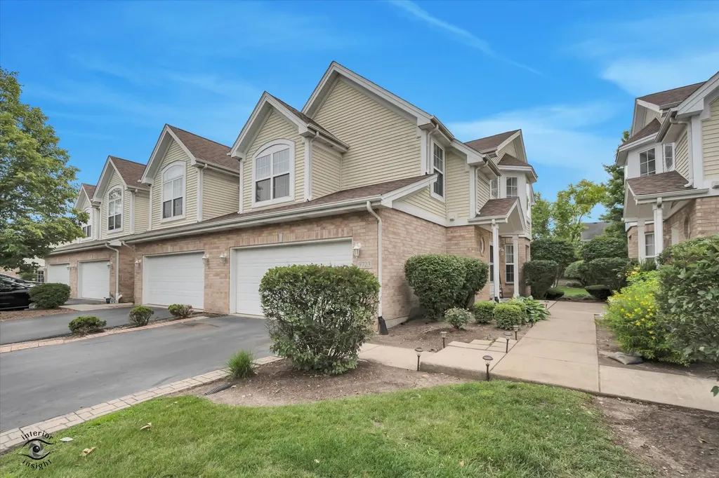 9723 Hillcrest Circle Orland Park IL 60467