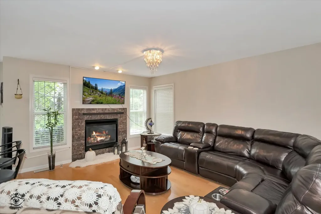 9723 Hillcrest Circle Orland Park IL 60467