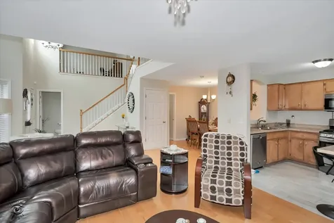 9723 Hillcrest Circle Orland Park IL 60467