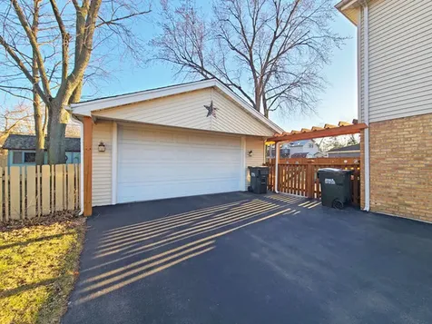5831 West 109th Street Chicago Ridge IL 60415