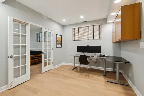 2130 West Le Moyne Street Chicago IL 60622