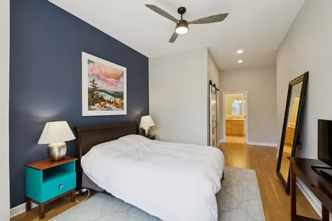 2130 West Le Moyne Street Chicago IL 60622