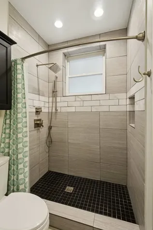 2130 West Le Moyne Street Chicago IL 60622