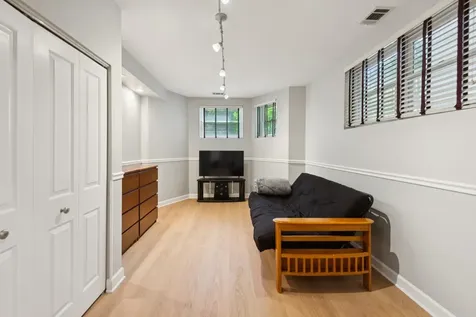 2130 West Le Moyne Street Chicago IL 60622