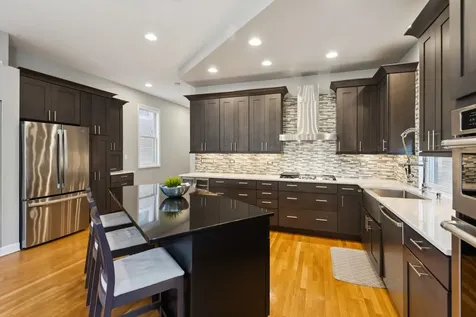 2130 West Le Moyne Street Chicago IL 60622