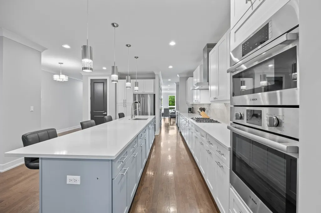 2743 North Ashland Avenue Chicago IL 60614