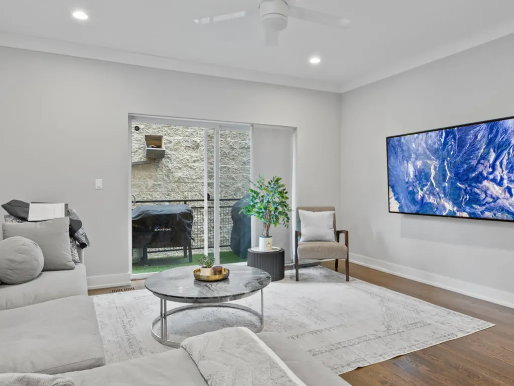 2743 North Ashland Avenue Chicago IL 60614