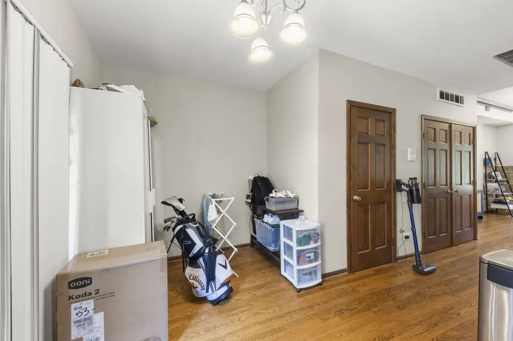 2422 North Seminary Avenue Chicago IL 60614