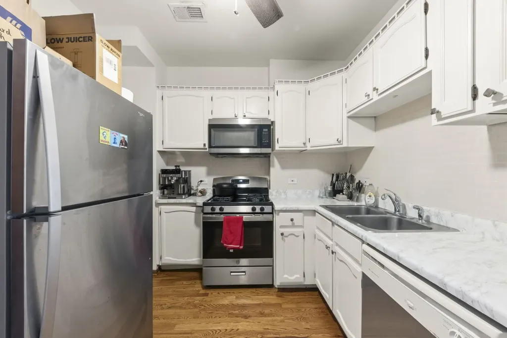 2422 North Seminary Avenue Chicago IL 60614