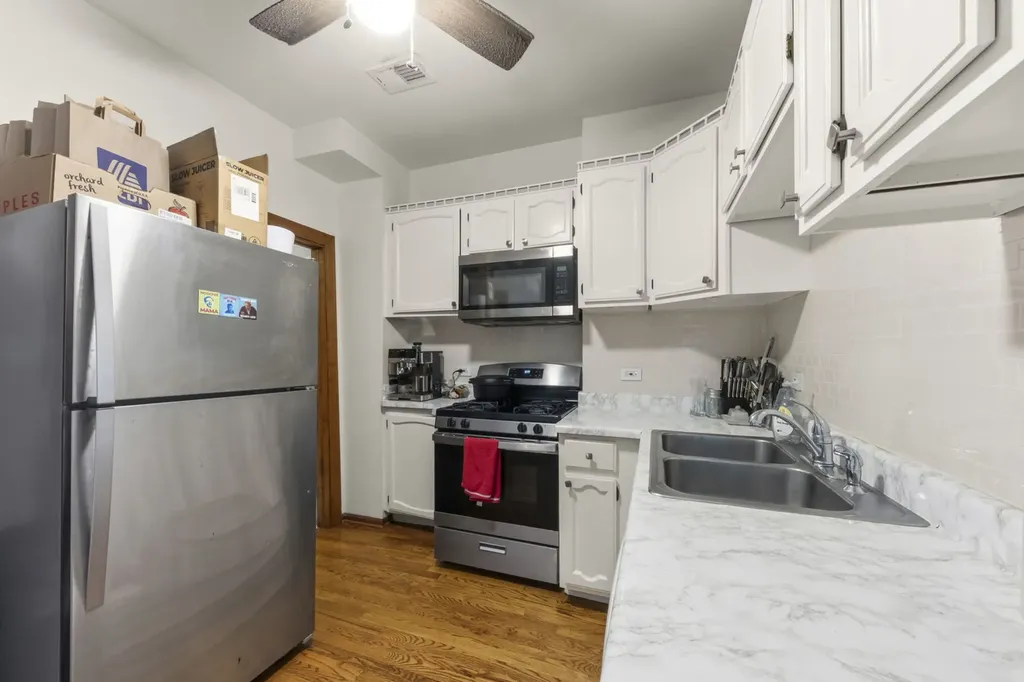 2422 North Seminary Avenue Chicago IL 60614