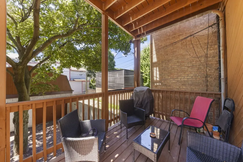 2422 North Seminary Avenue Chicago IL 60614