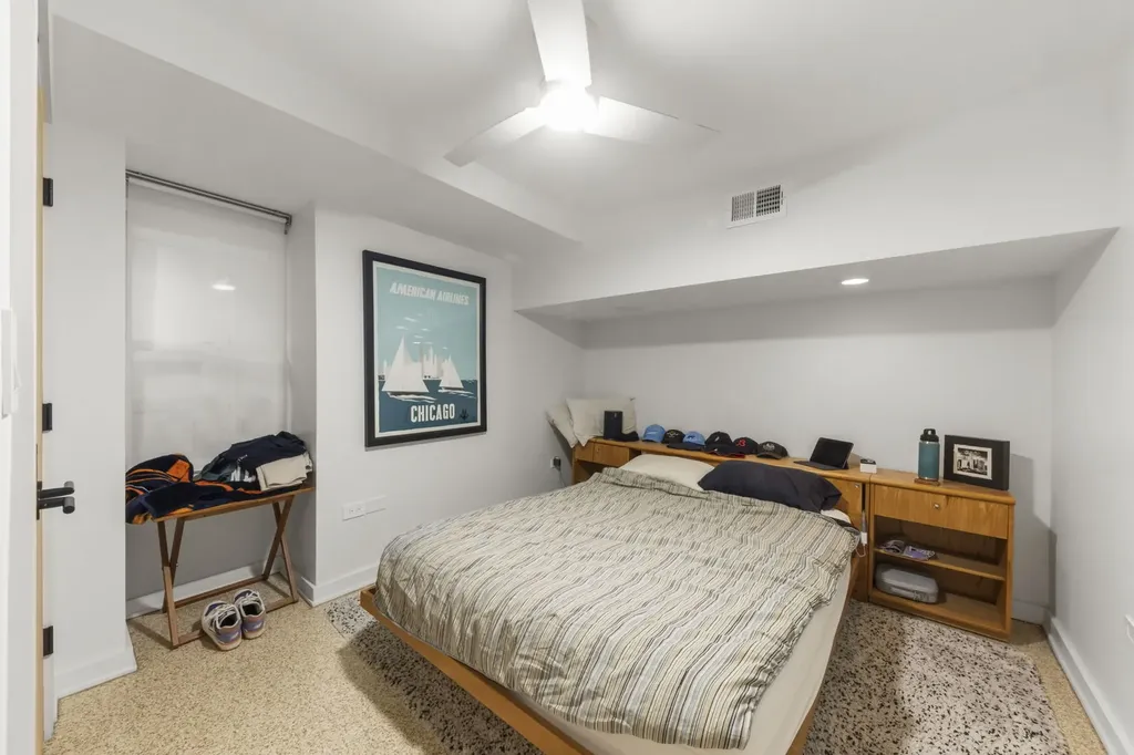 2422 North Seminary Avenue Chicago IL 60614