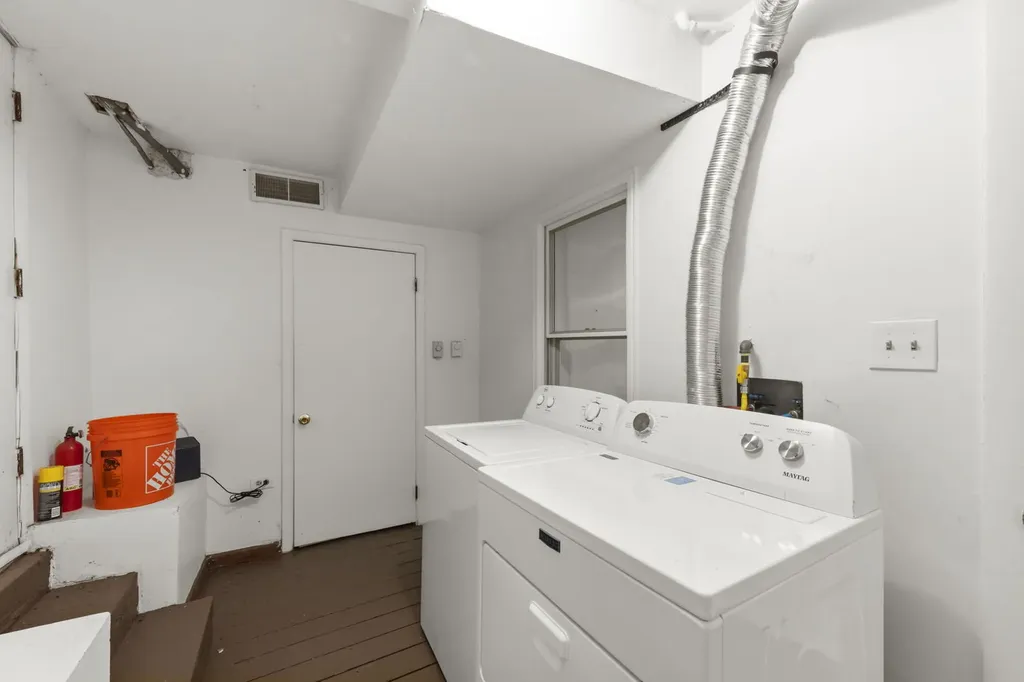 2422 North Seminary Avenue Chicago IL 60614