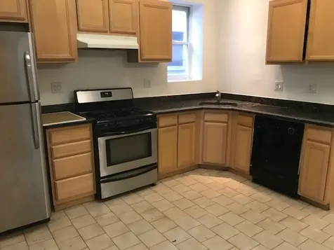 717 West Roscoe Street Chicago IL 60657