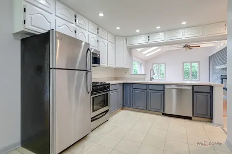 2508 Highland Drive Lindenhurst IL 60046
