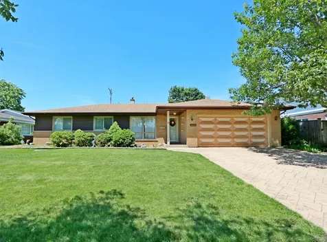 8808 South Pleasant Avenue Hickory Hills IL 60457