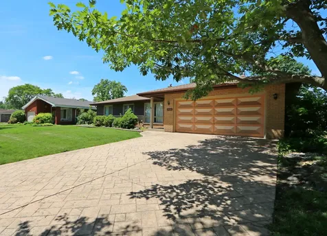 8808 South Pleasant Avenue Hickory Hills IL 60457