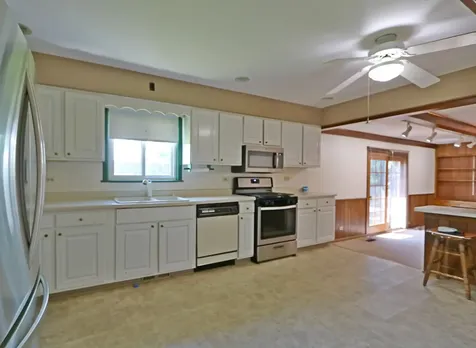 8808 South Pleasant Avenue Hickory Hills IL 60457
