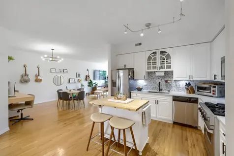 1962 West Lawrence Avenue Chicago IL 60640