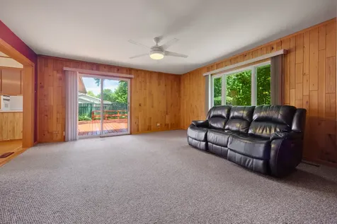 79 Eden Road Elk Grove Village IL 60007