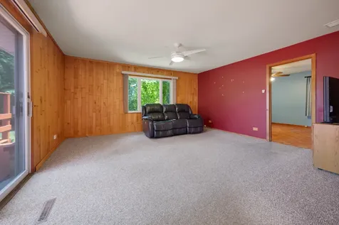 79 Eden Road Elk Grove Village IL 60007
