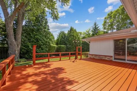 79 Eden Road Elk Grove Village IL 60007
