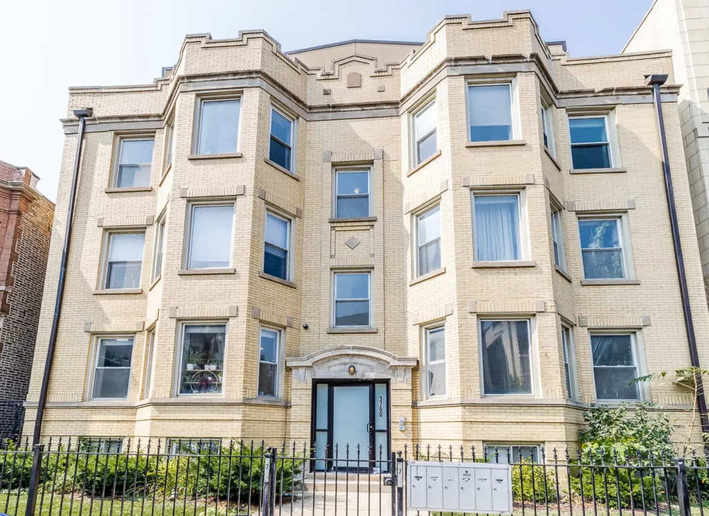 3750 North Wilton Avenue Chicago IL 60613