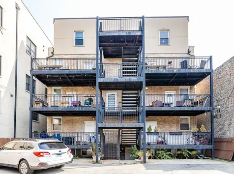 3750 North Wilton Avenue Chicago IL 60613