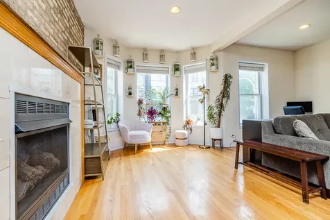 3750 North Wilton Avenue Chicago IL 60613