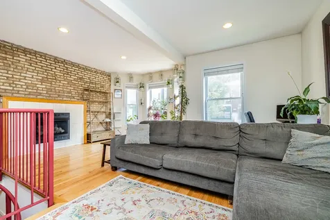3750 North Wilton Avenue Chicago IL 60613