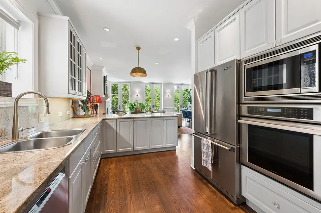 1418 North Lasalle Drive Chicago IL 60610