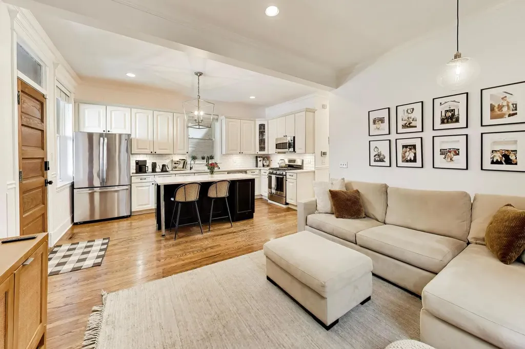 3729 North Magnolia Avenue Chicago IL 60613