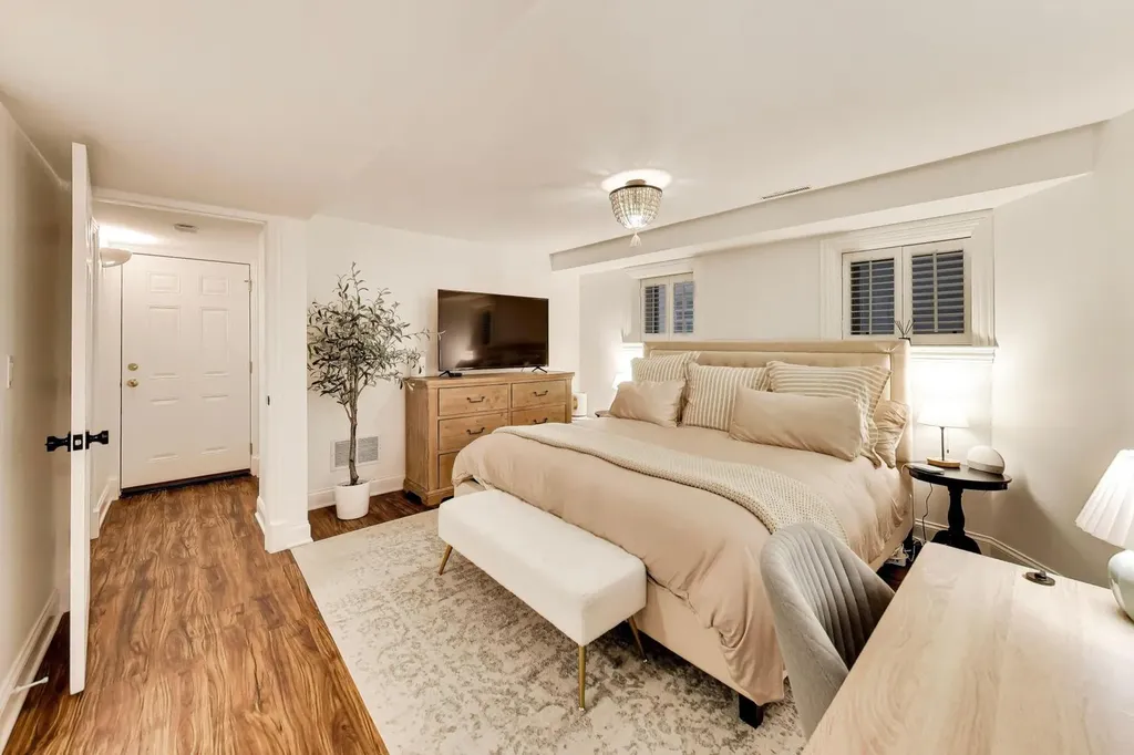 3729 North Magnolia Avenue Chicago IL 60613