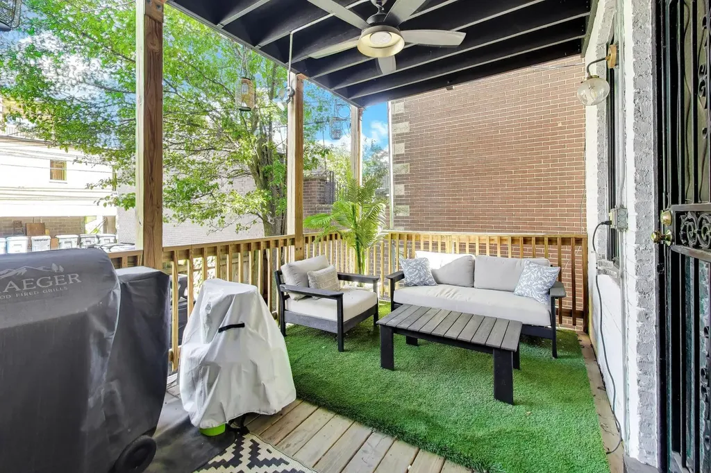3729 North Magnolia Avenue Chicago IL 60613