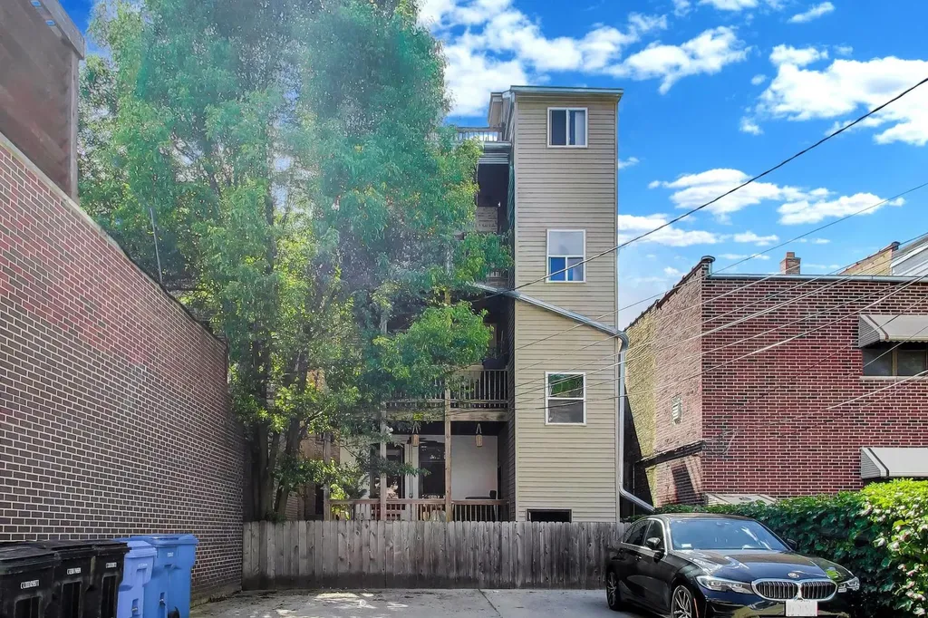 3729 North Magnolia Avenue Chicago IL 60613