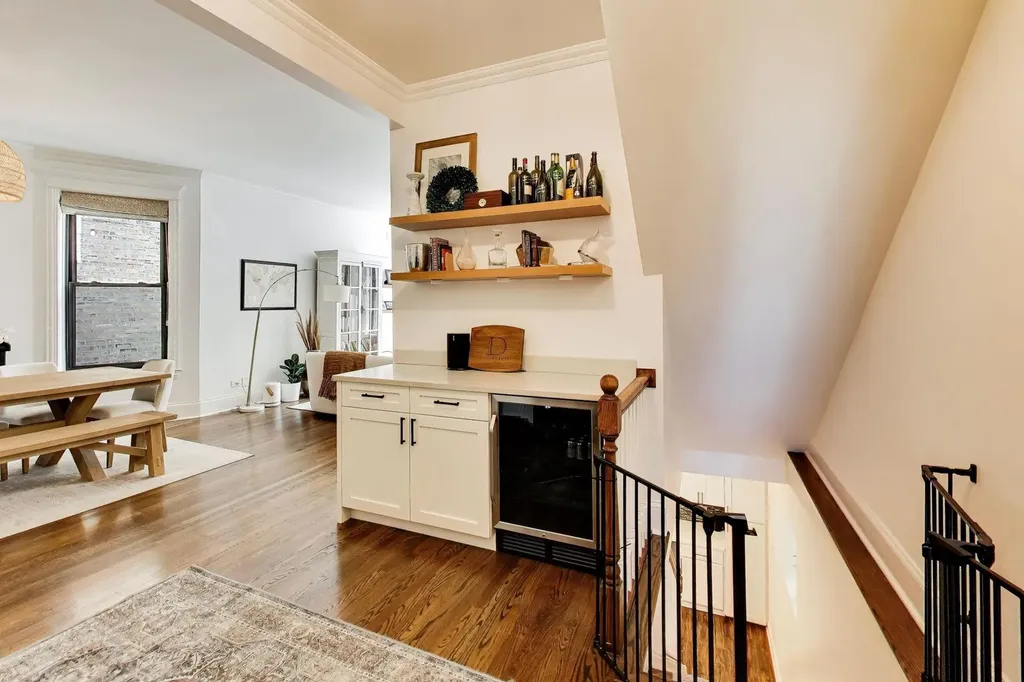 3729 North Magnolia Avenue Chicago IL 60613