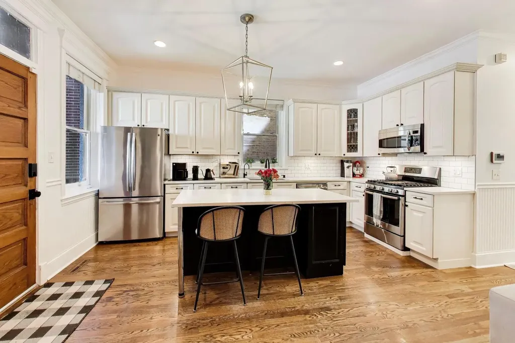 3729 North Magnolia Avenue Chicago IL 60613
